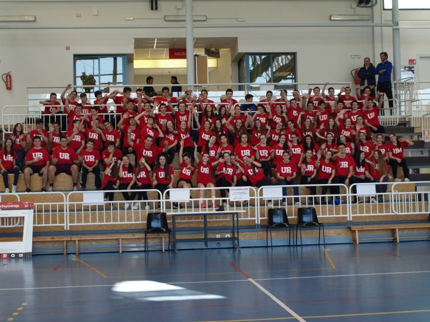 unirioja's tweet photo. Mañana de #deporte preuniversitario con los #alumnos de @jesuitasrioja en #CanchaAbiertaUR https://t.co/BzVa3OJWeh https://t.co/EMKEhQKAaQ