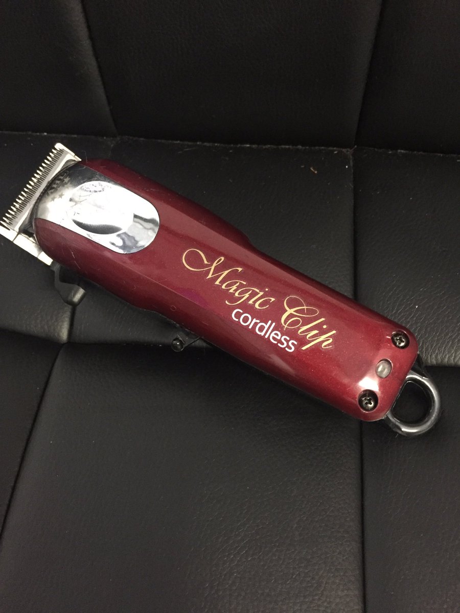 BlingoSk's tweet image. Loving these new clippers @wahlprof #wahl #wahlclippers #magicclips# #cordless #skbarbers 💈💈✂️✂️