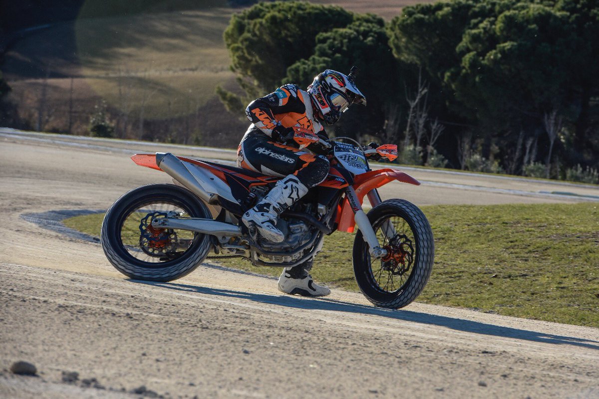 Alex_66's tweet photo. How far can u go before u spin 🤘🏻 ? #FindYourLimits on @KTM_Racing at VR46 Ranch 🏁 @MOTOREXUSA @myAkrapovic @ShoeiHelmetsUSA @alpinestars https://t.co/8mvcuXCCaP