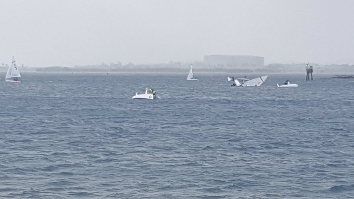 UCSDSailing's tweet image. Pod of turtles in the water at Sand Island... thanks University of Hawaii for putting on a great regatta!