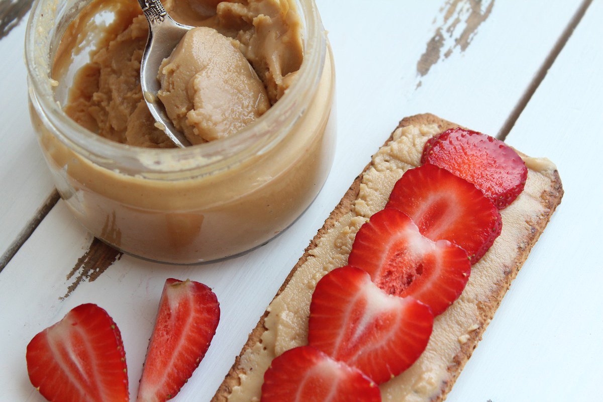 dishdapp's tweet photo. #Nationalpeanutbutterday Yaaaaaas - like we needed an excuse to eat more peanut butter! https://t.co/CVzDYAAgQS