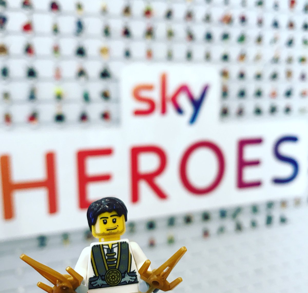 SimonWinton's tweet photo. Spent my lunch today playing with lego #lifeatsky #dreamjob https://t.co/v0jCbMldhw