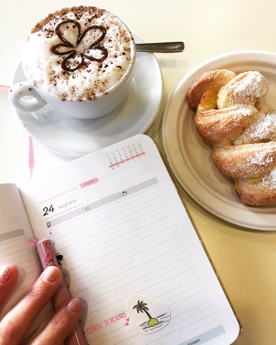 unamammainrosa's tweet photo. #blogger #mamma #colazione #cappuccino #mrwonderful #cioccolato #vitadamamma #cypria #unamammainrosa #fashion #blush #brioche #italianfood https://t.co/qjJsDRPtwz