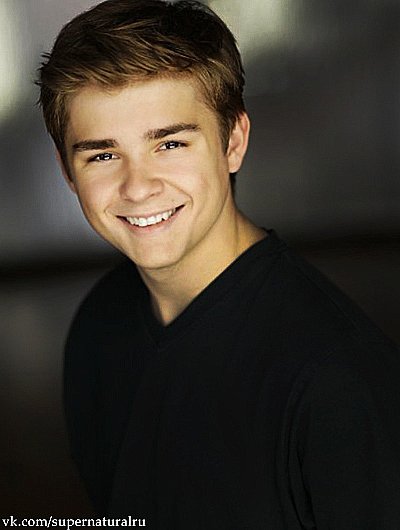 Happy 22nd Birthday to Dylan Everett! 