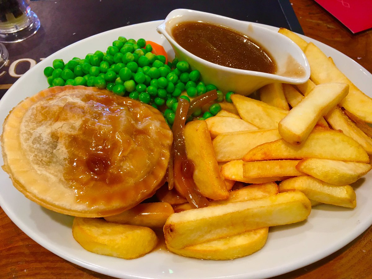 Today's #ProperPie <a href="/cornerstonegsy/">The Cornerstone</a> is Steak &amp; Mushroom. Go on then...