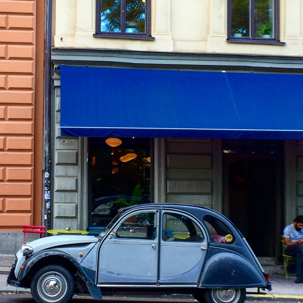 GrowInts's tweet photo. Cool and vintage Södermalm. Get around Stockholm's different areas and districts with help from our #stockholmguide https://t.co/eRNXgIZmvw https://t.co/FXY6QmWhaB