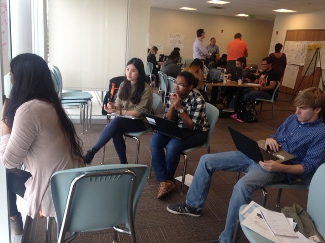 AtriumNavicent's tweet image. Twenty bright minds collaborating to solve consumer challenges using mobile technology at #Code4Care @MercerYou