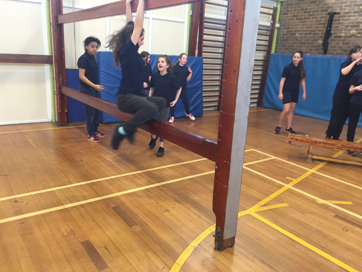 PeHaca's tweet photo. Learning about jumping from obstacles in Parkour #exploringmovement https://t.co/jMZccUiSpL