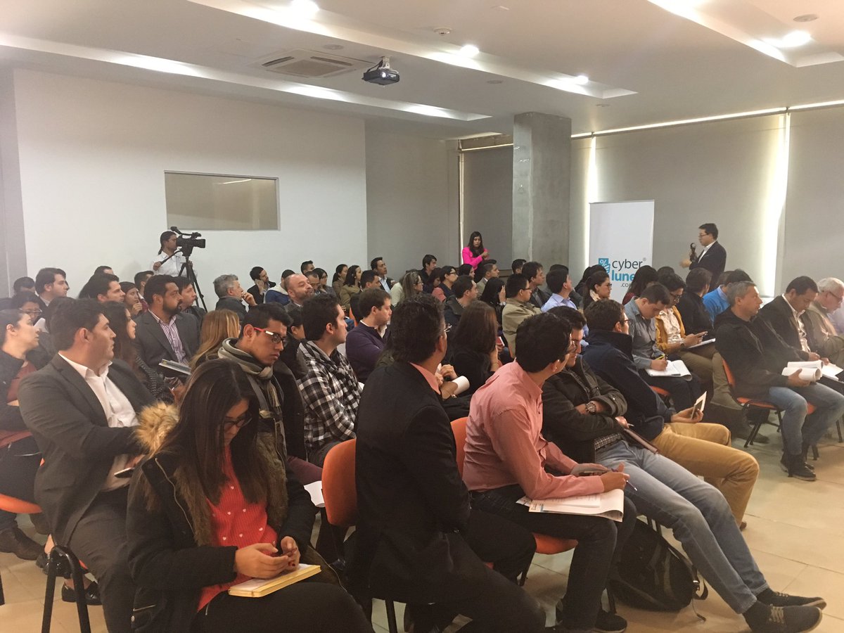 camcoelectronic's tweet photo. Agradecemos a todos su asistencia al primer #EventoCCCE sobre #SEO2017: una clave estratégica en el #eCommerce https://t.co/VyXbeUPi51