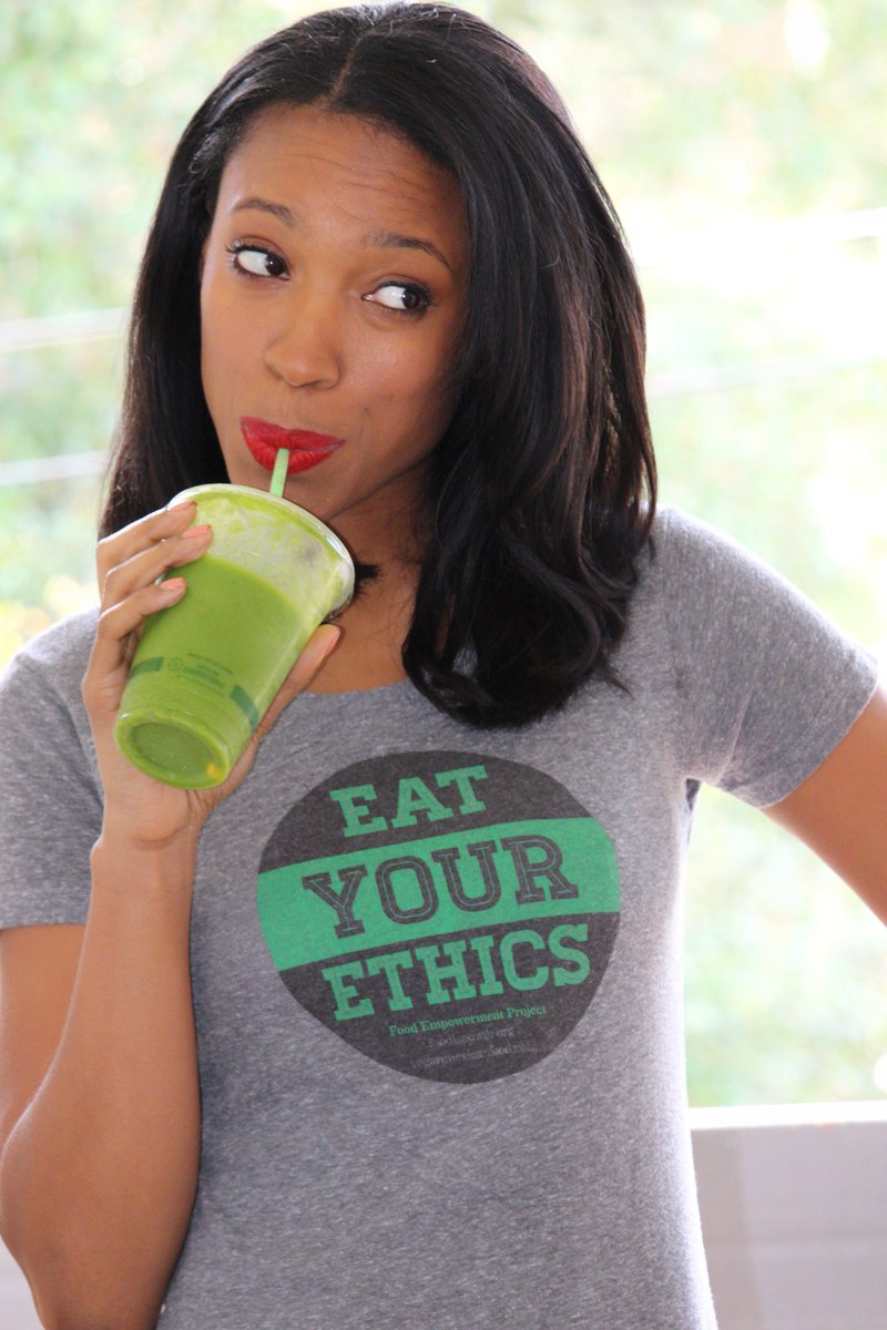 InvisibleVegan's tweet photo. @FoodIsPower I love this shirt! Thank you ♡ #vegan #smoothiegoals #eatclean #plantbasedspace https://t.co/EX04PRnWvI