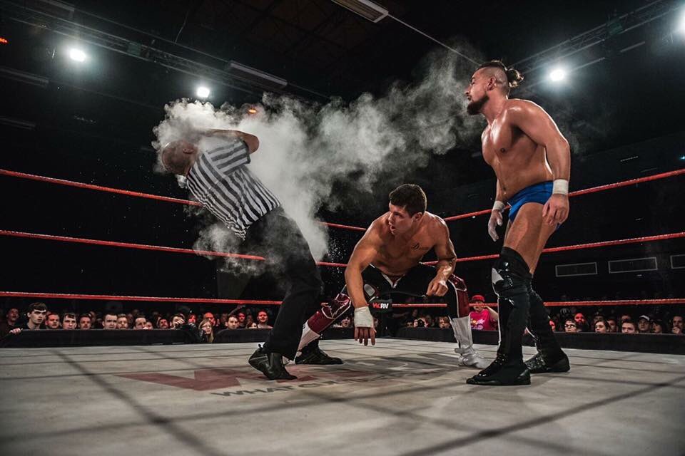 MartyScurll's tweet photo. When your ref starts vaping like mad mid match #villain ☔️ https://t.co/RnuJLOaxV3