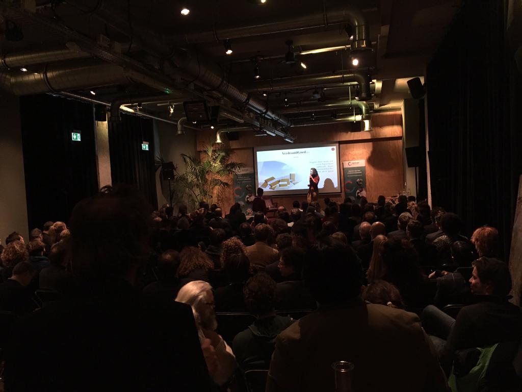 Vangcircuit's tweet photo. Zij maken waardeloos weer waardevol!
#CEBooster @VerdraaidGoed pitching at #WeekVanDeCE. Van Afval Naar Grondstof. https://t.co/Du8O6ZJXRw
