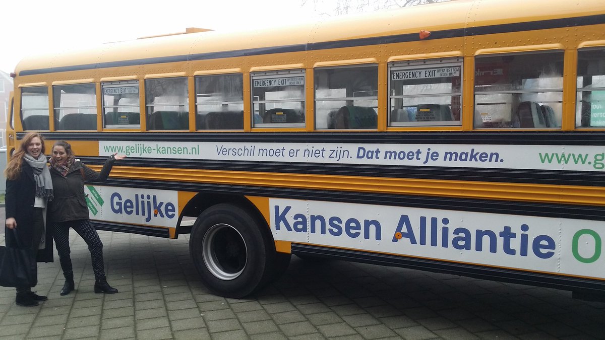 StichtingMove's tweet photo. Next stop: vakcollege De Hef, gesprek tussen @Jet_Bussemaker en leerlingen over betrokkenheid.Mooie en inspirerende projecten op deze school https://t.co/6Qw2mabjx1