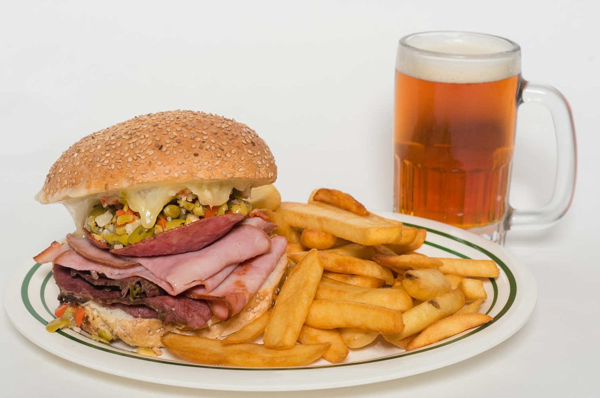 whereyatnola's tweet photo. Going old-school with a muffuletta @cafemaspero. #lunchtime #noladining #muffuletta https://t.co/XcyXXJOruD