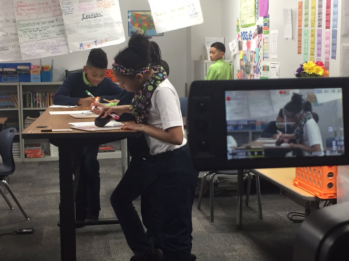AngelaC_NewsPR's tweet photo. A Buffalo teacher is trying to change way her students do school work. Why she's switching to flexible seating &amp; standing desks on #News4at4 https://t.co/JuxpQEc0hY
