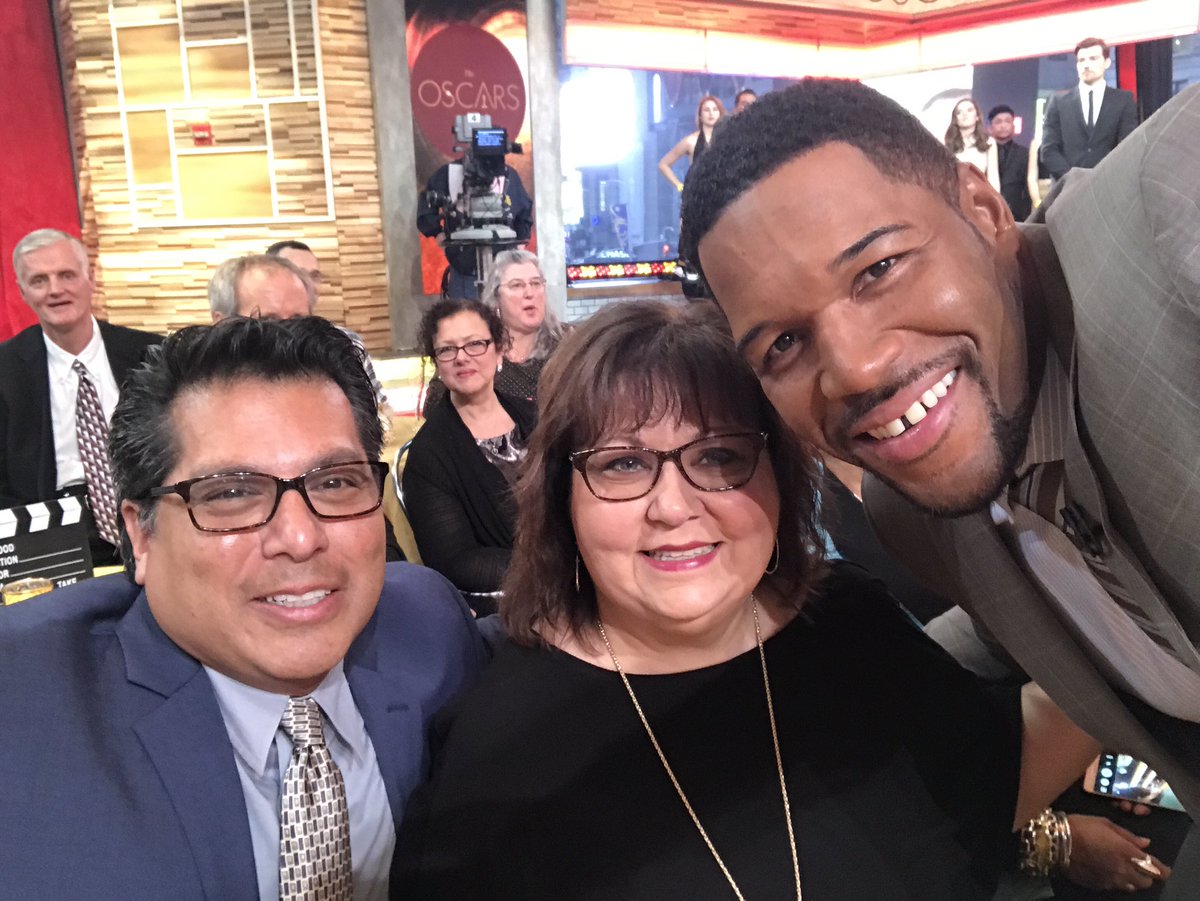 CindyMedina's tweet photo. We love you Michael the couple from Houston remember you said you needed a place to stay! Lol https://t.co/eV8sregnOe