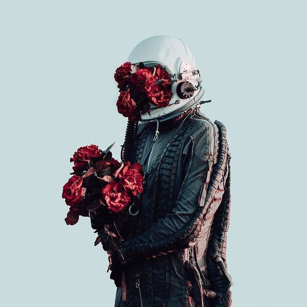 fubiz's tweet photo. Exquisite Astronaut Photomontage by @davidschermann 
#artwork #davidschermann #roses #astr… https://t.co/ujebzHZImT https://t.co/ZMN8t8YB6V