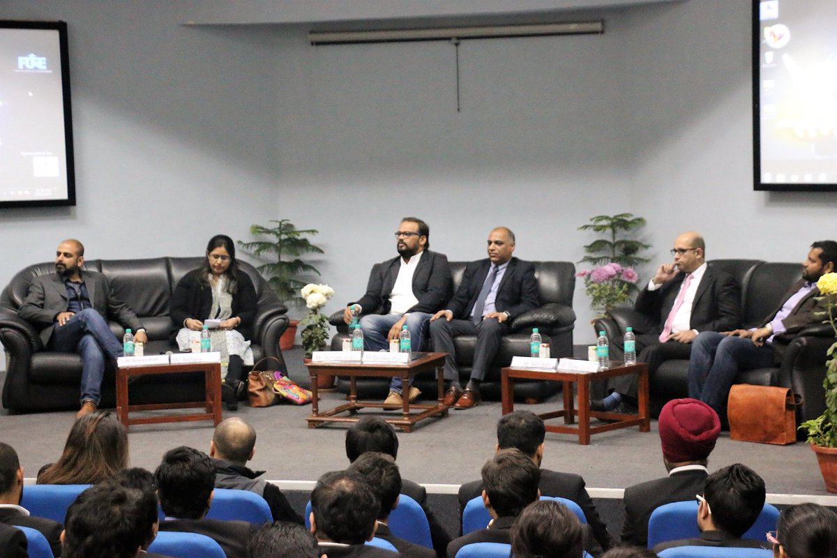 FOREConnect's tweet photo. "IGNITE", the marketing conclave organised by CID, FORE. 
Session 1- Customer Experience in the 21st century
Session 2- Data &amp; information https://t.co/D9x4L5AQtW
