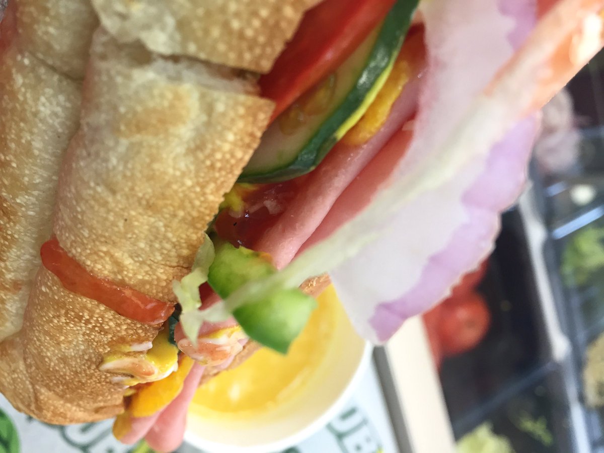 VVPQuevedo's tweet photo. #ComboDesayuno #SubwayQuevedo DISPONIBLE hasta las 12pm⏰

#SUBMarino + #JugoDeNaranja 🍊por sólo $3.50

COME FRESCO, SABROSO y a BUEN PRECIO! https://t.co/O9yZiOjkLY
