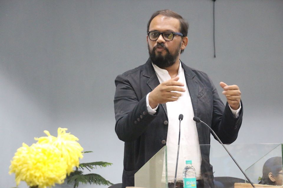 FOREConnect's tweet photo. Mr. Avinash Joshi, Social and Digital Transformation Lead -  at @reliancejio , talked at the length about the marketing strategies of Jio. https://t.co/QTdonpCBc7