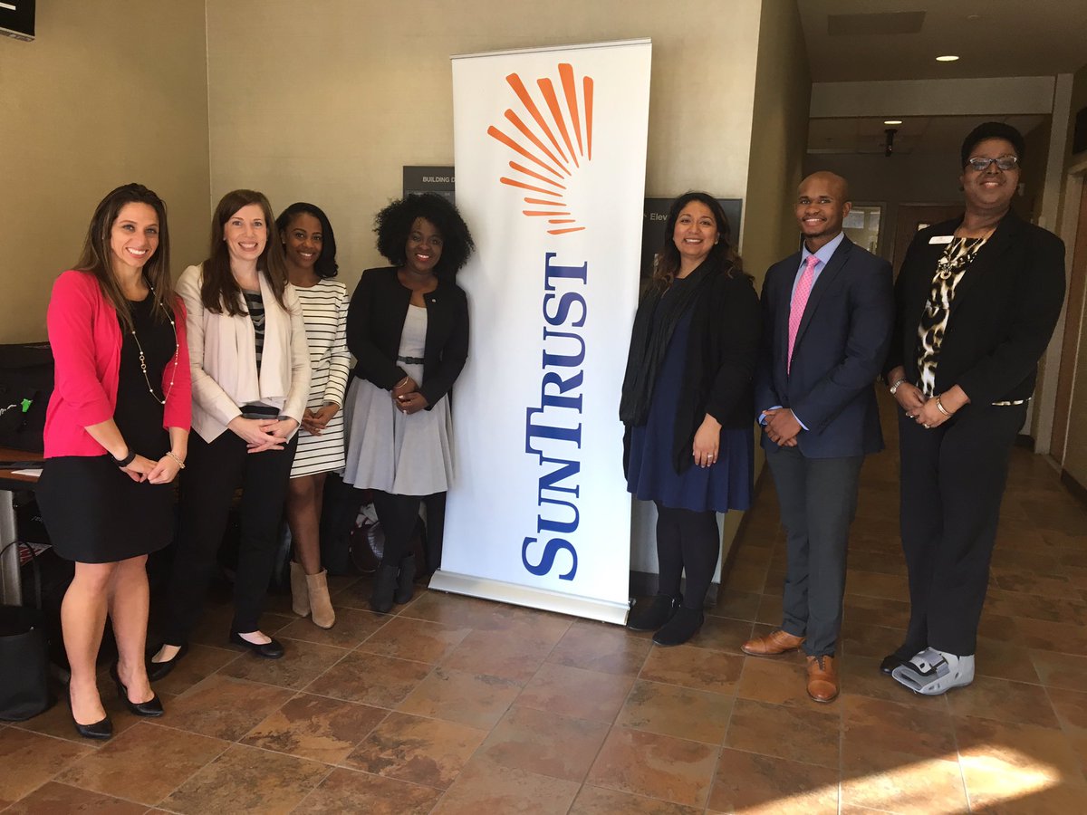 SeeYourAdvisor's tweet photo. Thanks to Suntrust for providing the men of Morehouse who majored in business- info &amp; a biscuit this morning! #Massey #careers #work4success https://t.co/I9KaxQaaIo