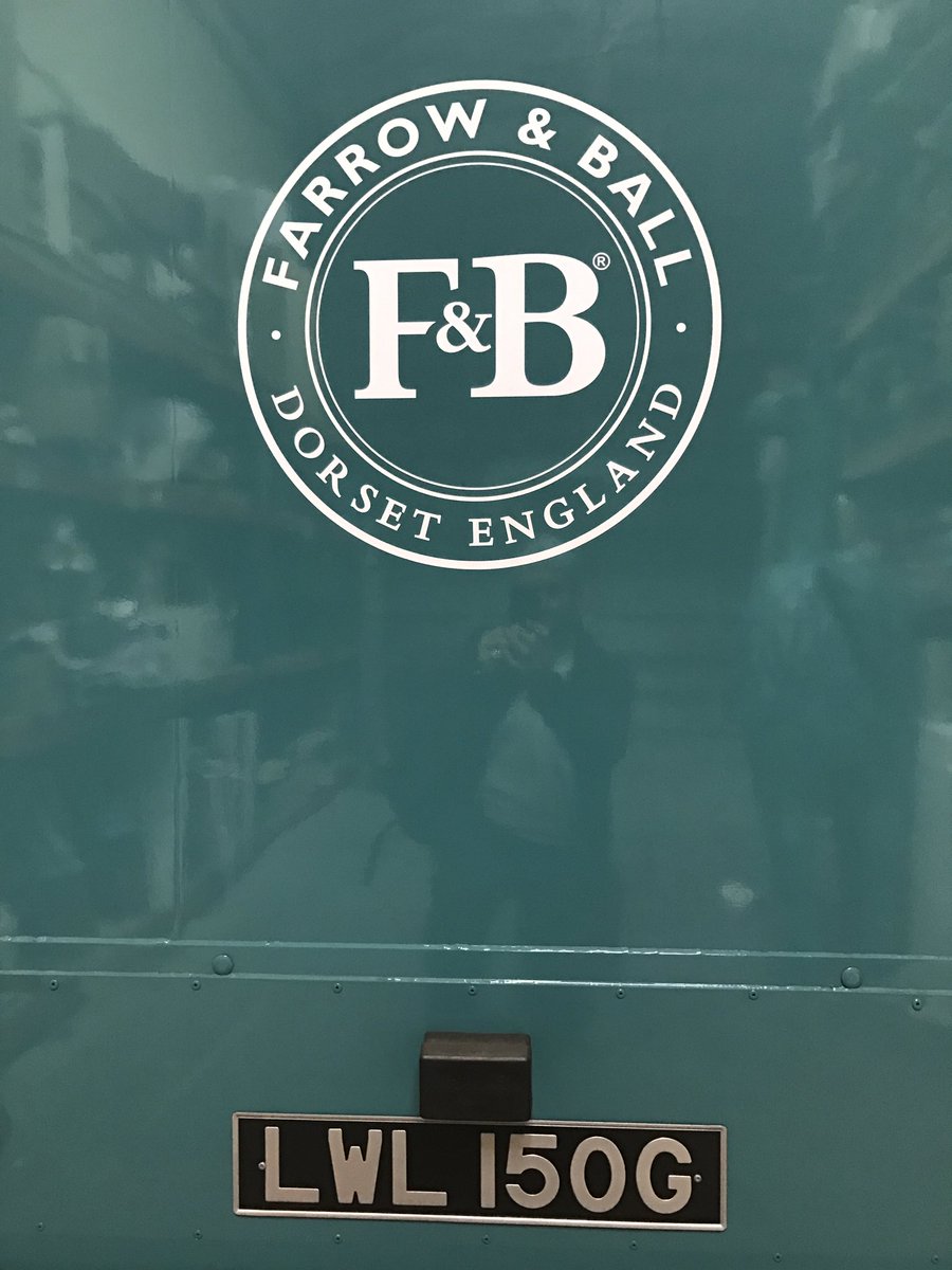 MalerBecker's tweet photo. Besuch im HO von #farrowandball ...
in Wimborne. Gelebte Kreativität und Liebe zur Farbe https://t.co/YTgox4aJsp