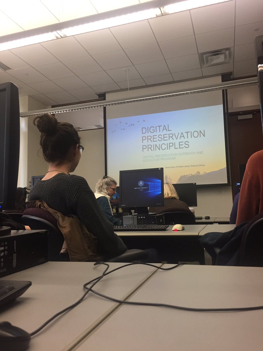 CUAlibraries's tweet photo. Even librarians are students sometimes. #cua #cualibraries #librarylife https://t.co/06N6hPhrCK