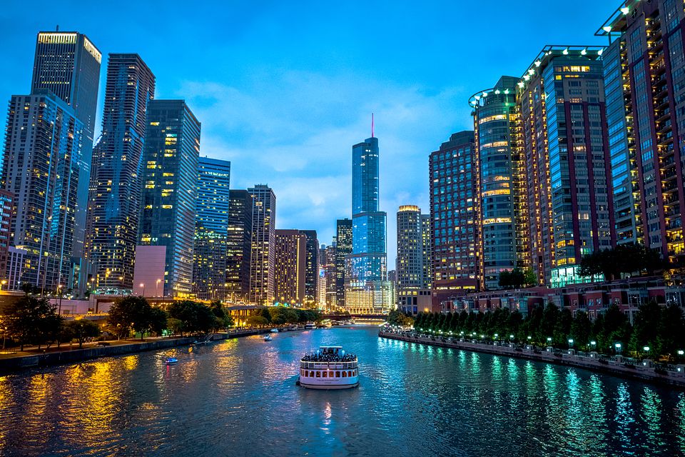 RewardStock's tweet photo. Who would like to take a river cruise through Chicago? Who would like to get there for $5.60?
#igotherewithpoints @rewardstock https://t.co/dQqr3lrruB