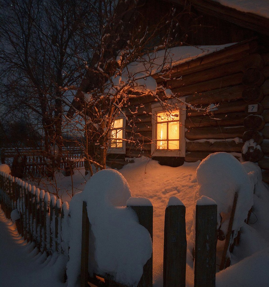 Günün Yorgunluğunda Allah'a ve Anneye
Sığındım Bu Akşam..
Tüm Gönül Dostlarıma da Allah'tan
Huzurlu Çok Mutlu Keyifli Akşamlar
Diliyorum....