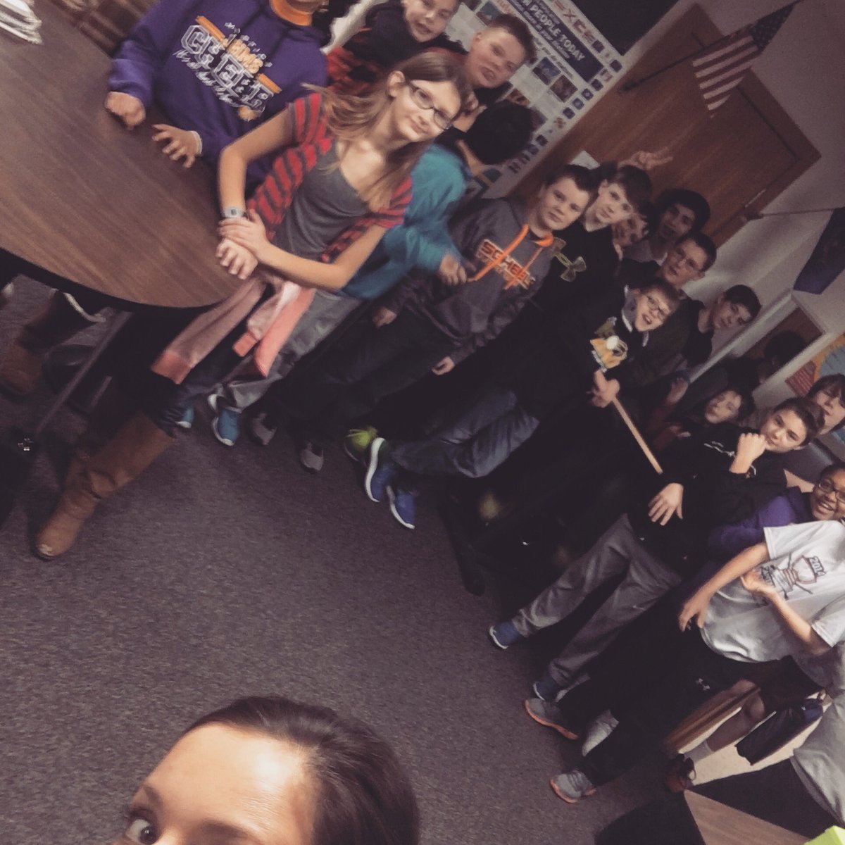 ReinkeKristi's tweet photo. We love @actionbasedlearning and @Kidsfit #COOLESTCLASSROOM challenge #jhtweets #classroomselfie https://t.co/kaEtMkMTUg