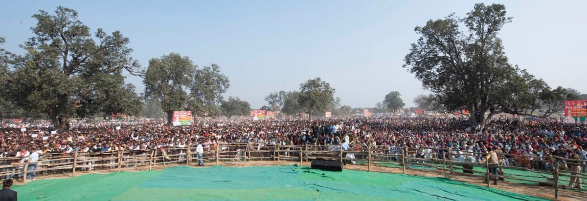 yadavakhilesh tweet picture