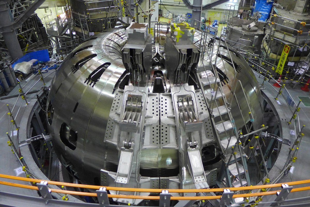JT-60SA assembly of the Toroidal Field coils has started: bit.ly/2jmtRU4 #JT-60SA #F4E