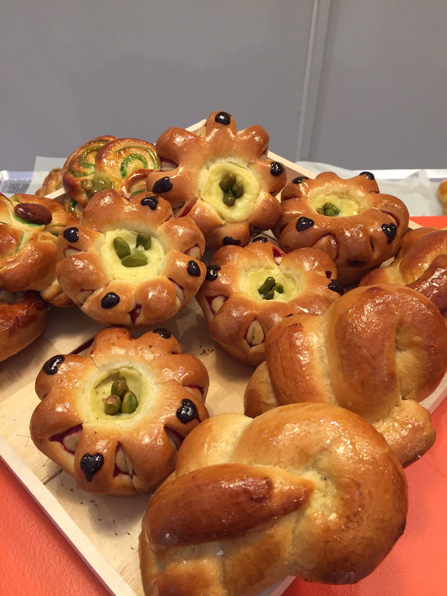 VictoriaParshin's tweet photo. @DecollogneBio @DijonCereales @Sirha_Lyon - Concours International des Jeunes Boulangers - c'est aujourd'hui et demain https://t.co/nbOTaNZHZS