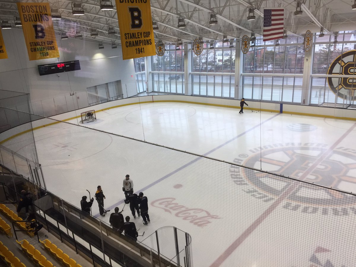 Tuukka Rask on the ice for the skate. https://t.co/W7hjIMDQwb