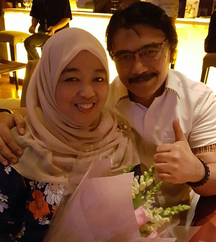 AdhyDault's tweet photo. 23 thn pernikahan sy dgn Drg.Mira Arismunandar💓 Terima kasih ya Allah, terimalah segala amalan kami, dan terimalah taubat kami. Amiiin. https://t.co/sgwCu5crKj
