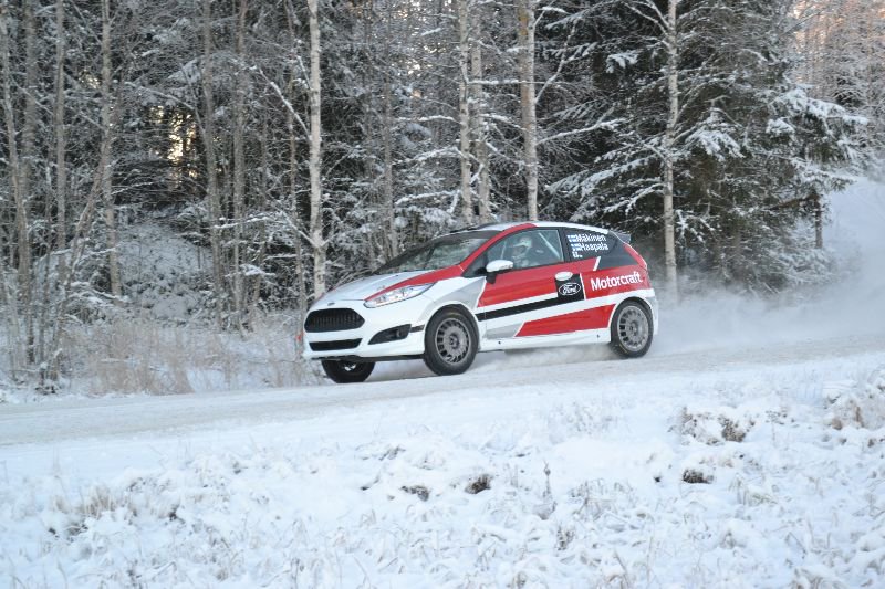 <a href="/MotorcraftRally/">Motorcraft RallyTeam</a> on valmiina Niko Mäkisen ja Jonna Olkoniemen johdolla kauteen 2017! www.fi/f/4JGW9Pevf #rallism #arcticrally