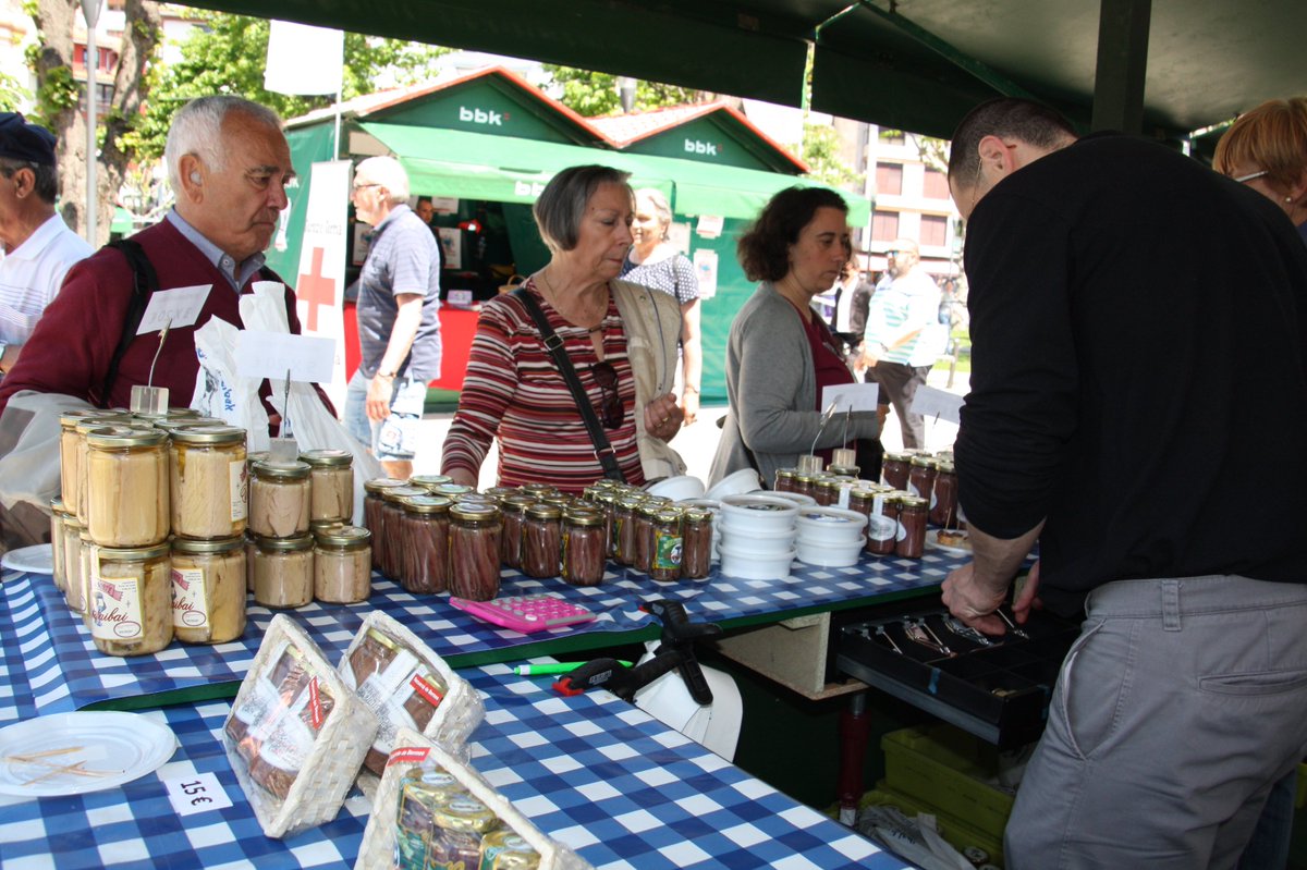 HITZAbusturia's tweet image. Maiatzaren 19tik 21era izango da #Arrain Azoka busturialdea.hitza.eus/2017/01/24/mai…