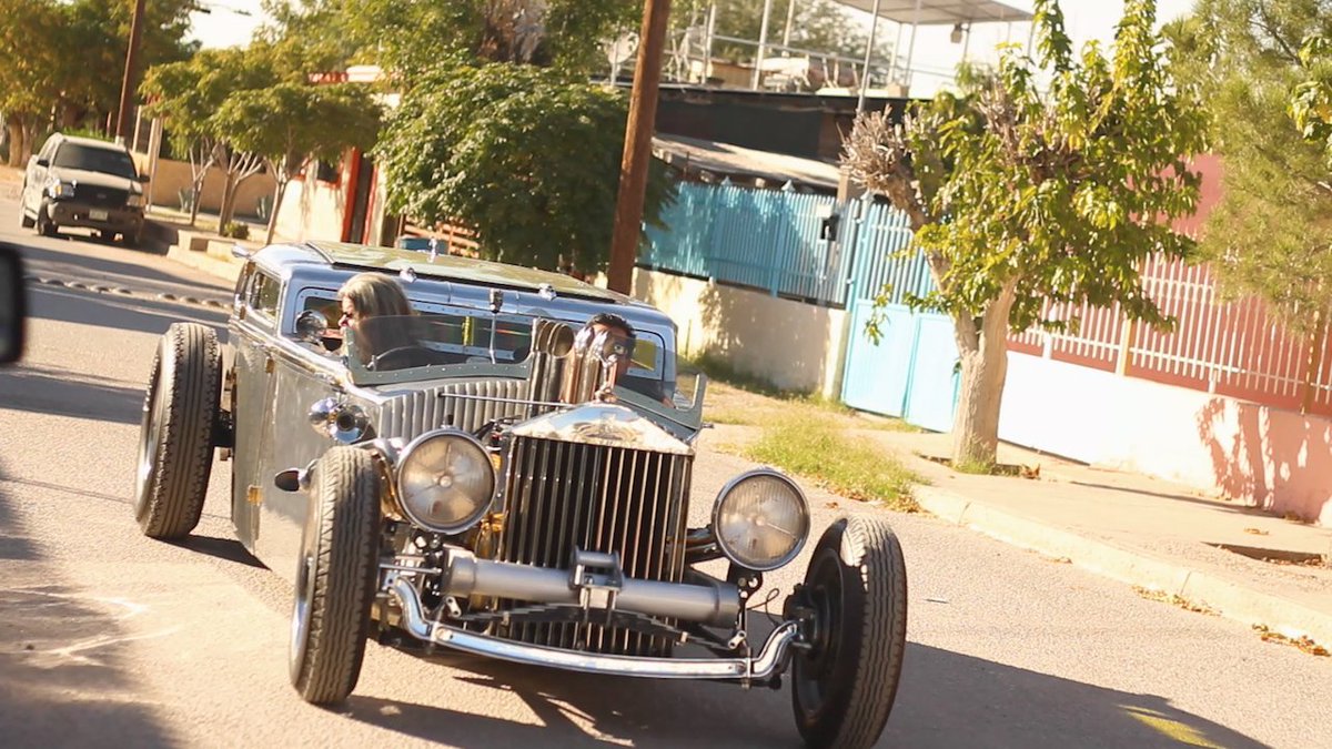 BarcroftCars's tweet photo. “The power to weight ratio is something like a Ferrari, it’s unbelievable. This thing is a power house." https://t.co/PtzYw5FAnW #RollsRoyce https://t.co/l77N3rtUMz