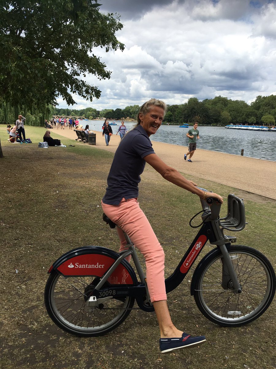 KinringLtd's tweet photo. Should anything happen to me I have #mykinring #neverunknown #cycling #park #lost #serpentine #Hydepark https://t.co/42FARGRIsK