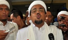 ghostboy73's tweet image. Ekspresi boleh sama, tapi hati berbeda