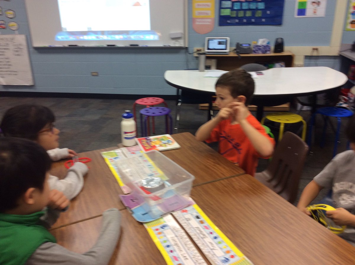 sgomberg15's tweet image. Investigating sound and vibrations in science through a tuning fork! #inspire96 #tciscience #welovescience