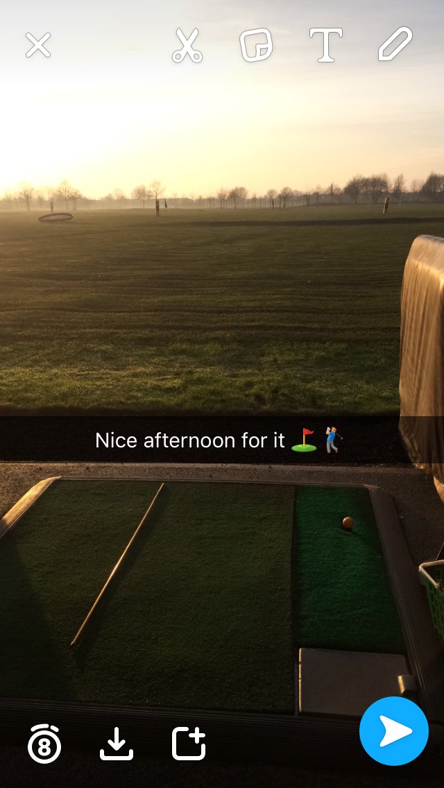 thomas_ruane's tweet photo. Bit of late afternoon practice. ⛳️🏌🏼🌞❄️#canonlyplaywellonrange 😂 https://t.co/zoAPNfcCch