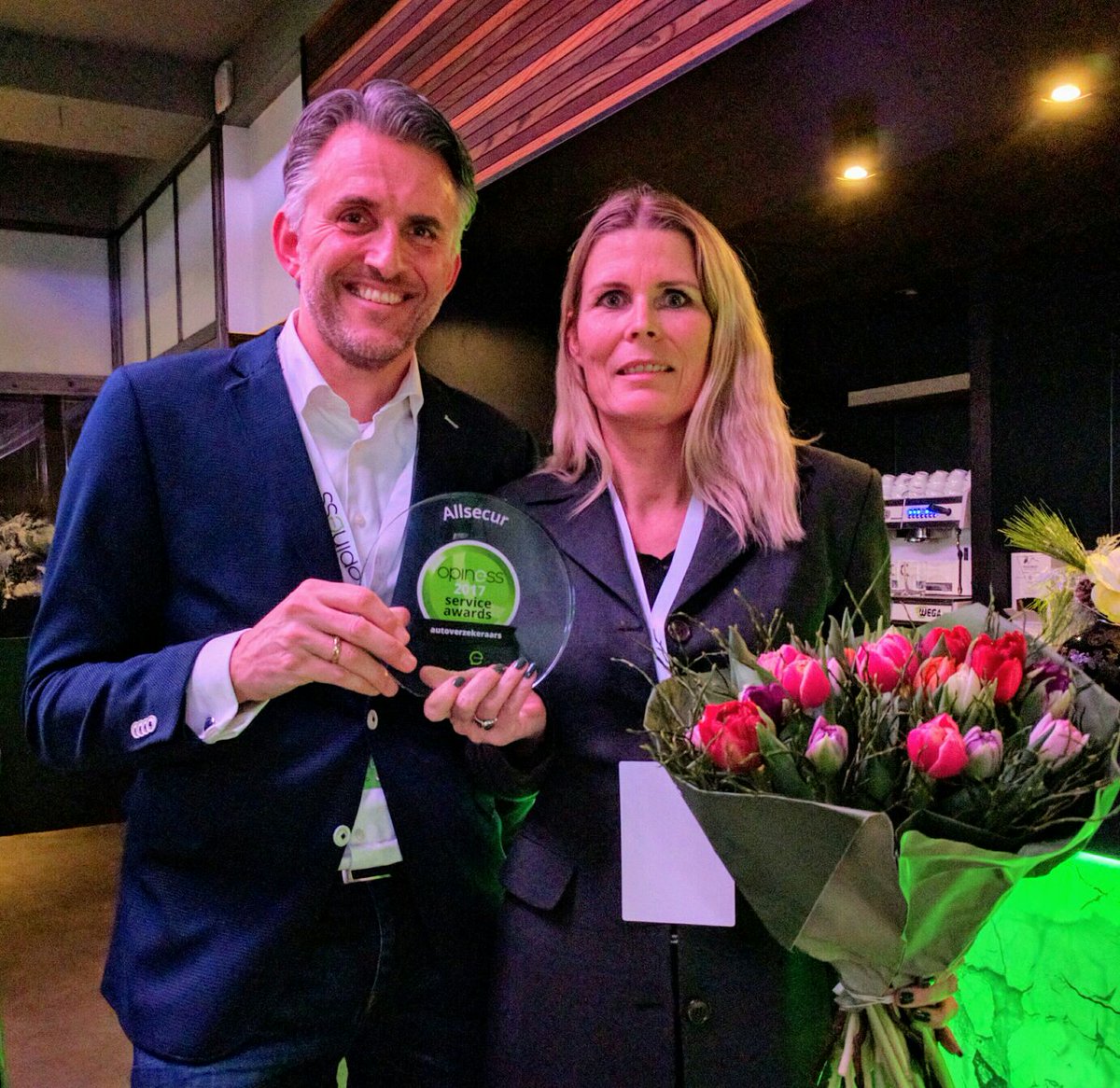 Erg blij! Voor het 6e jaar op rij De Beste Service Award van <a href="/Opiness/">opiness</a> gewonnen in de categorie Autoverzekeraars. Bedankt voor de reviews!