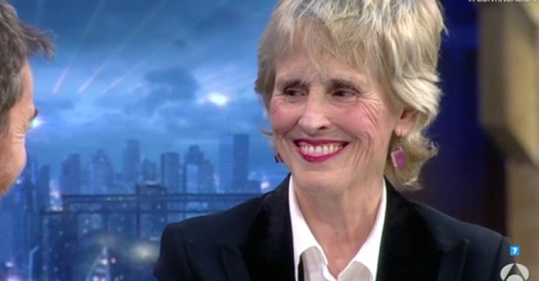 teleaudiencias's tweet photo. #MercedesMilaEH: ¿Crees que 'El Hormiguero' batirá récord de audiencia con Mercedes Milá?
RT: SI, es una crack
MG: NO, tanto no
#VIPDirecto https://t.co/YUPnMxerpt