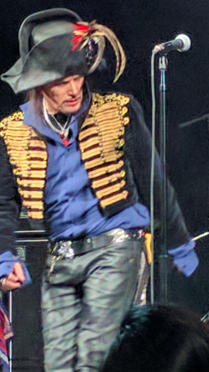 Blahndee's tweet photo. @adamaofficial Thank you for an awesome show in DC!!!  I loved every second of it!! https://t.co/32W42i8ncN