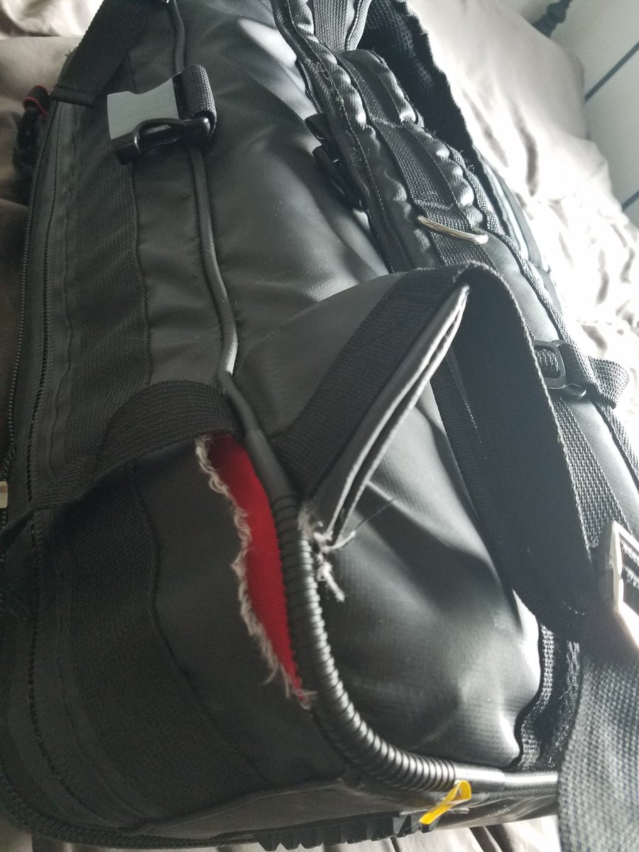 killingtimeomg's tweet photo. @magmadjbags is there any way to get this fixed? I love my bag but I think it might not be standing up to the test of time https://t.co/SH3RntXDln