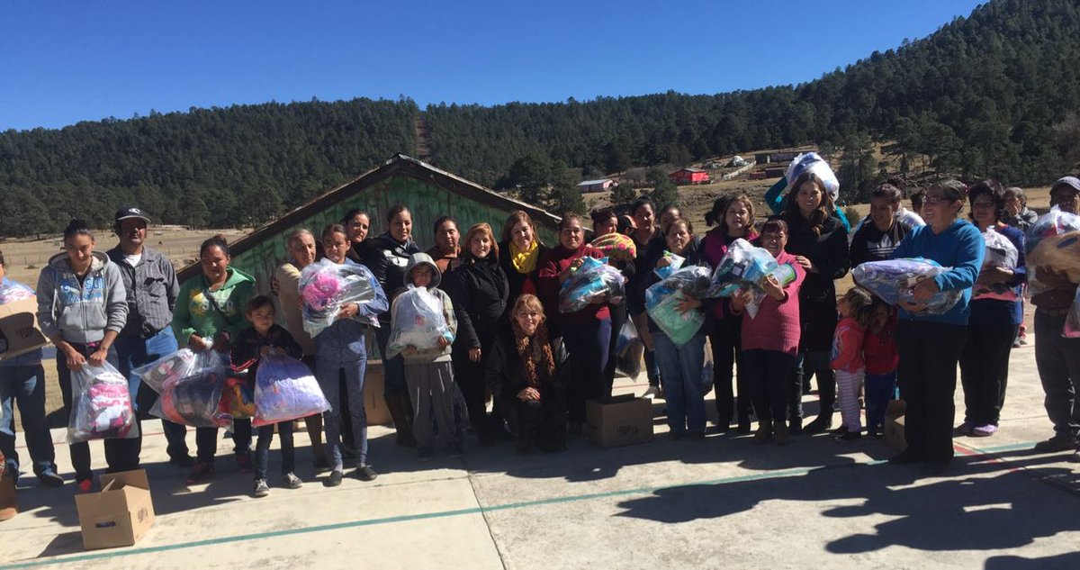 DIF_Durango's tweet image. El Voluntariado de #DIF lleva ropa y apoyo invernales a las comunidades de &quot;Las Mandelas&quot;, &quot;Miravalles&quot; y &quot;Las Pintas&quot; del mpio de San Dimas