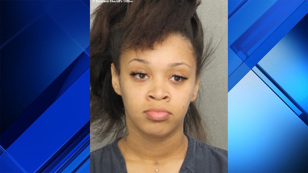 #BREAKING 18-year-old woman arrested in connection with Plantation robberies bit.ly/2j2gD0i https://t.co/k6awnaIq6n
