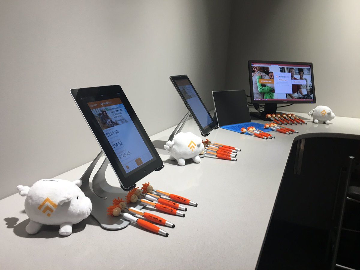 BankSmartCARRIE's tweet image. Highlighting our new #AvidiaMobile app @AvidiaBank #17PopeSt! You'll have to visit @woodsie33 for the DL! #AvidiaNOW