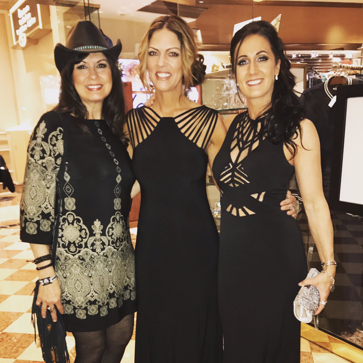 MelissaBachman's tweet photo. Had such an amazing time at the Outdoor/Sportsman Awards at SHOTShow in Las Vegas! #Nominee #BestOpen #SHOTShow https://t.co/oRz5nMq3NZ
